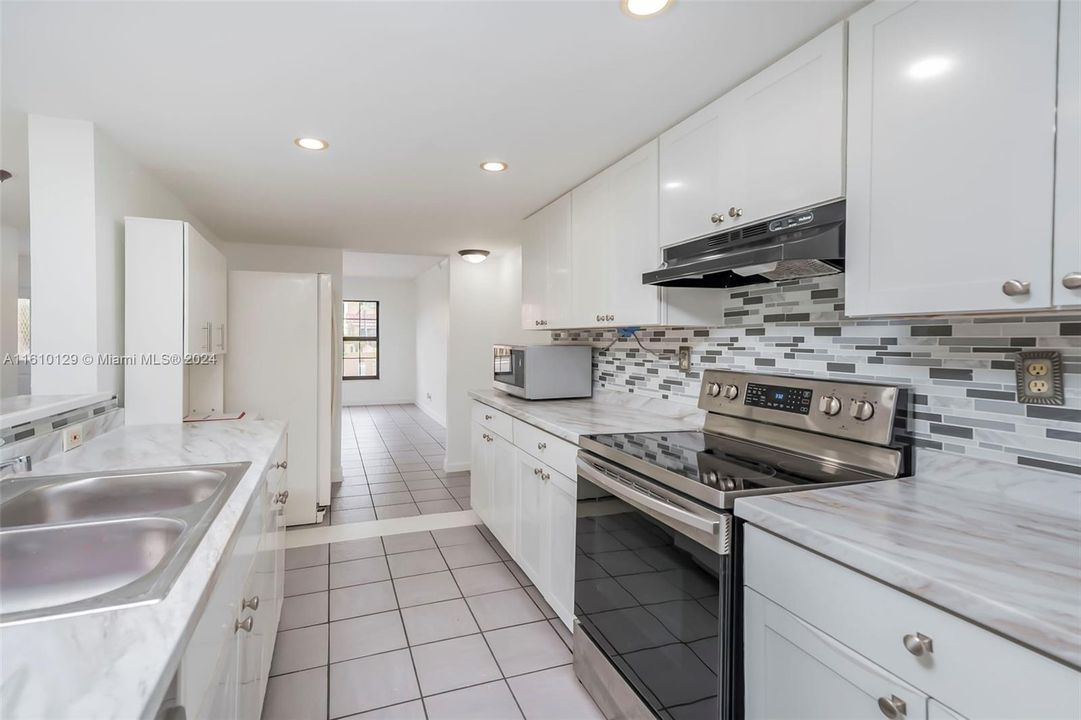 For Sale: $440,000 (3 beds, 2 baths, 1764 Square Feet)