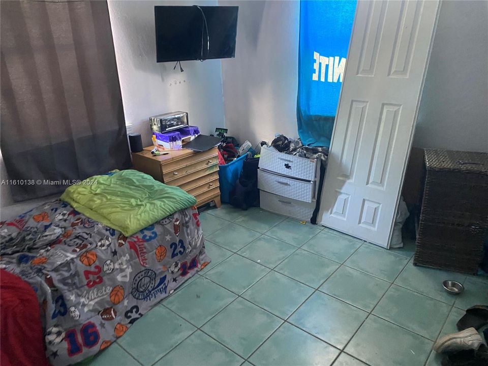 Activo con contrato: $370,000 (3 camas, 2 baños, 1017 Pies cuadrados)