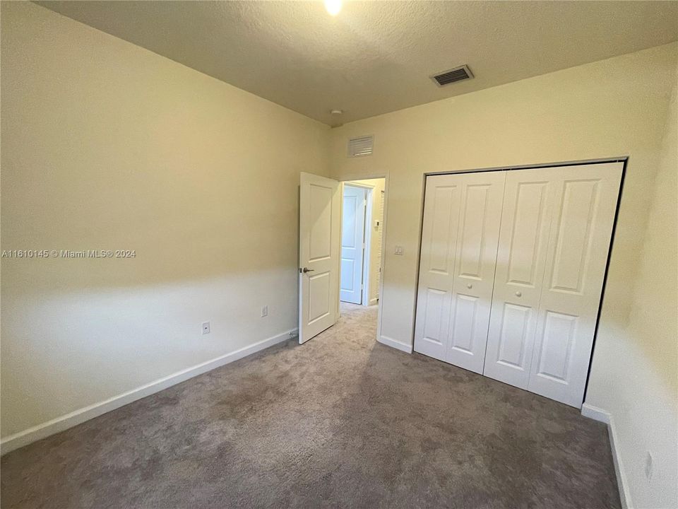 Recently Rented: $3,100 (3 beds, 2 baths, 1483 Square Feet)