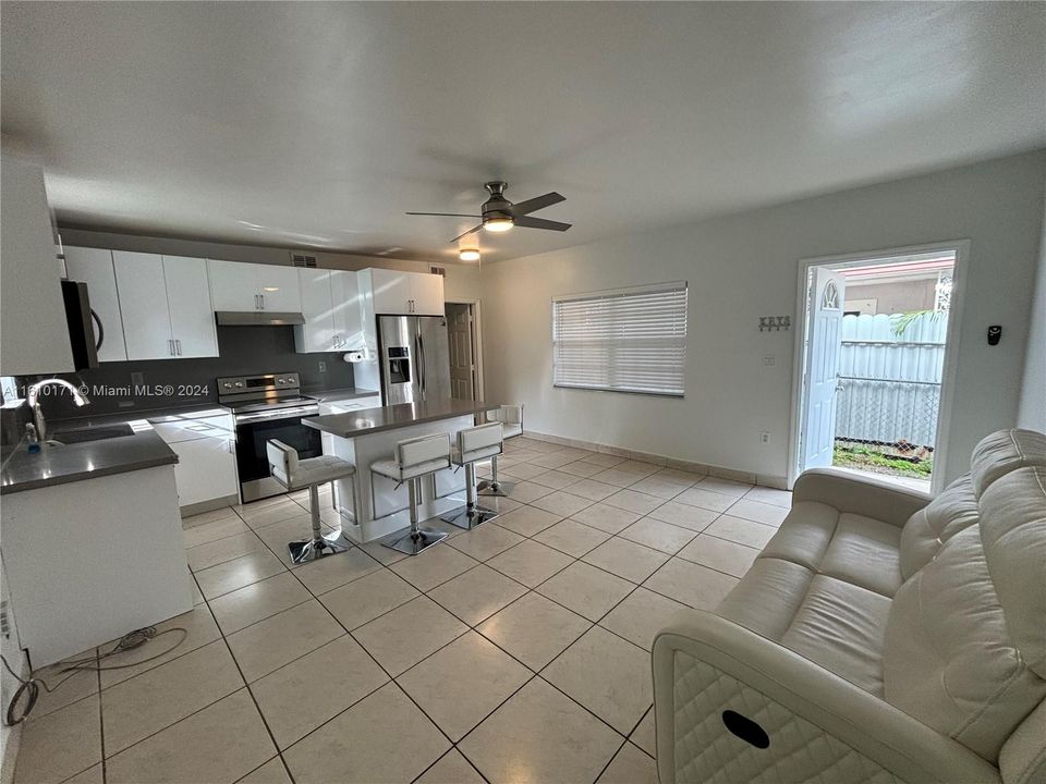 Active With Contract: $1,850 (1 beds, 1 baths, 2031 Square Feet)