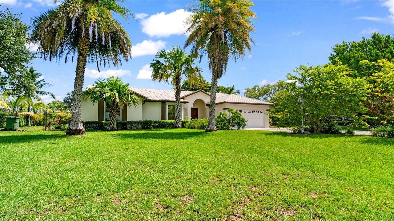 For Sale: $820,000 (4 beds, 2 baths, 1764 Square Feet)