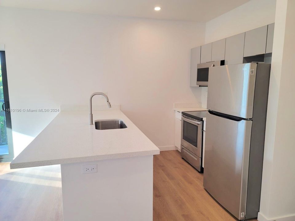 For Rent: $2,500 (2 beds, 2 baths, 18351 Square Feet)