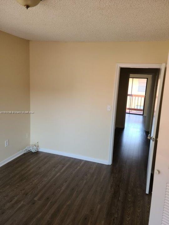 For Rent: $2,500 (2 beds, 1 baths, 828 Square Feet)