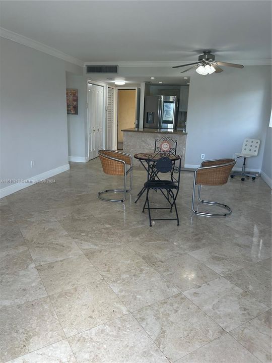 For Rent: $2,500 (2 beds, 2 baths, 1101 Square Feet)