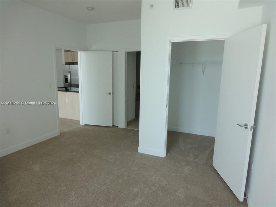 For Rent: $3,550 (2 beds, 2 baths, 1013 Square Feet)