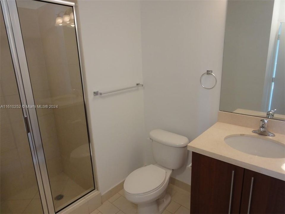 For Rent: $3,550 (2 beds, 2 baths, 1013 Square Feet)