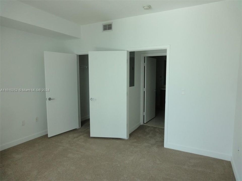 For Rent: $3,550 (2 beds, 2 baths, 1013 Square Feet)