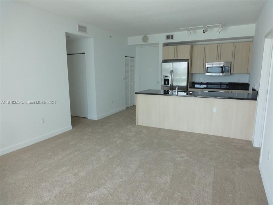 For Rent: $3,550 (2 beds, 2 baths, 1013 Square Feet)