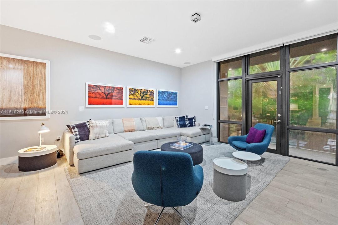 For Sale: $1,675,000 (3 beds, 3 baths, 2215 Square Feet)