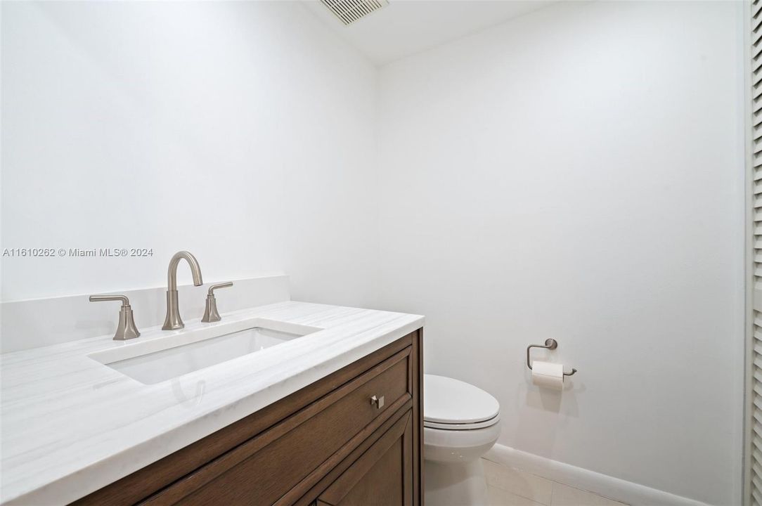 For Sale: $699,000 (2 beds, 2 baths, 1365 Square Feet)