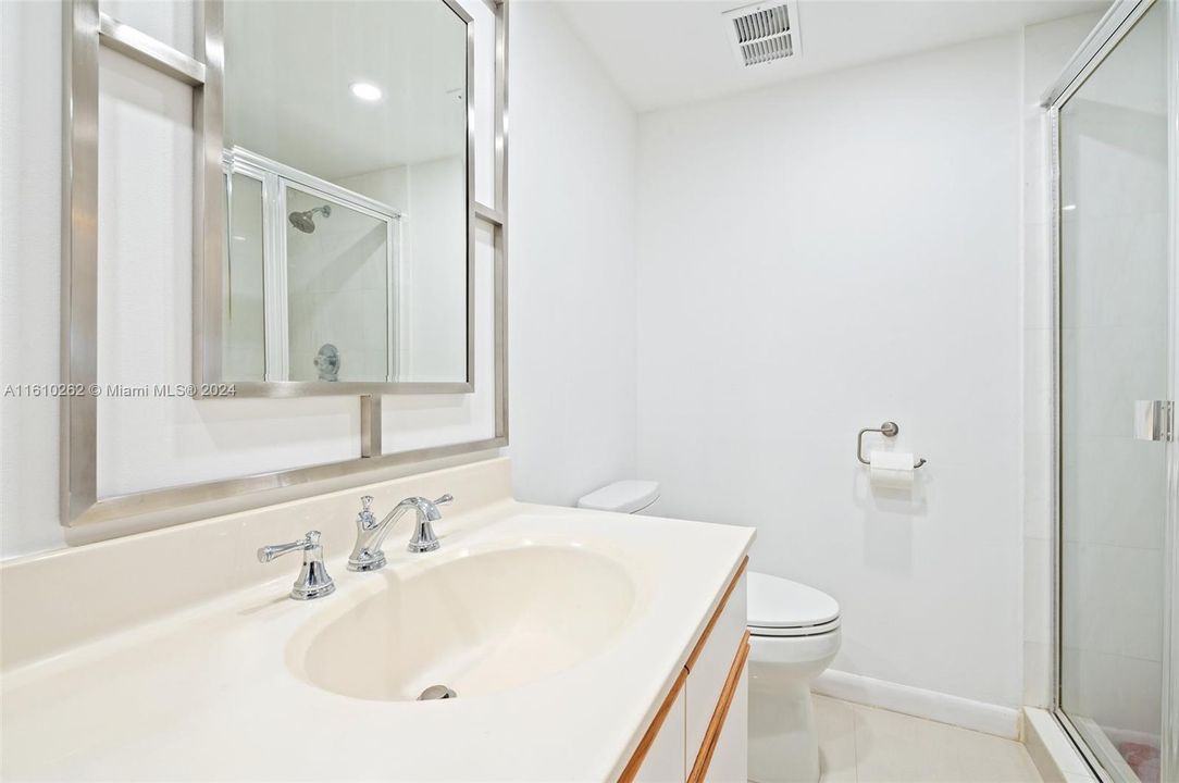 待售: $699,000 (2 贝兹, 2 浴室, 1365 平方英尺)