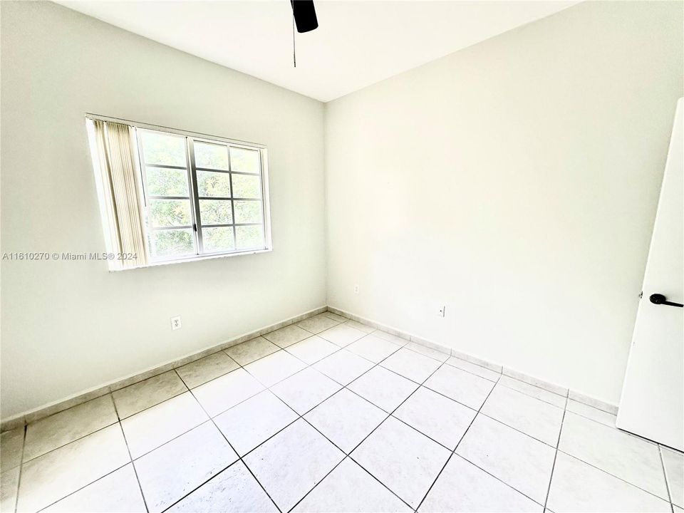 For Rent: $2,600 (2 beds, 2 baths, 910 Square Feet)