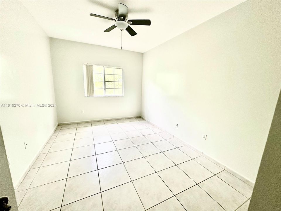 For Rent: $2,600 (2 beds, 2 baths, 910 Square Feet)