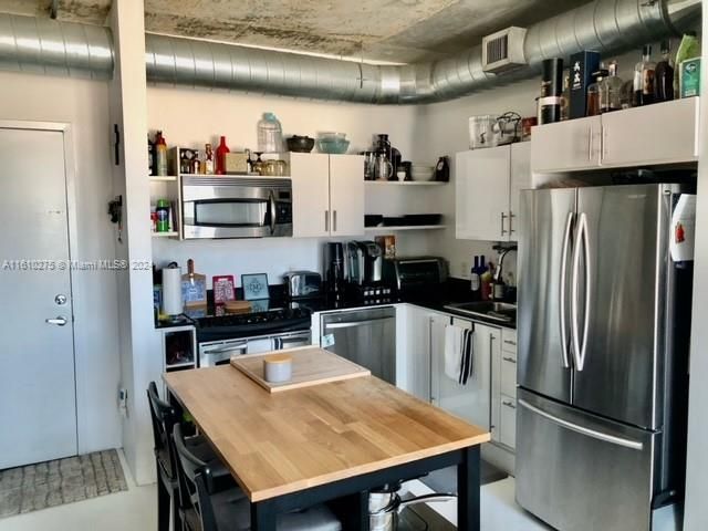 For Rent: $4,500 (2 beds, 2 baths, 1255 Square Feet)
