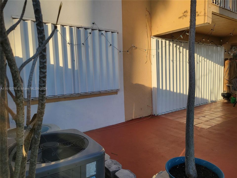 En Venta: $340,000 (2 camas, 2 baños, 1132 Pies cuadrados)