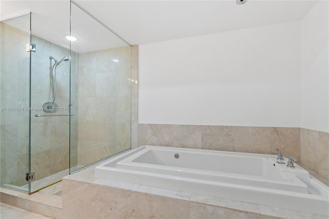 Active With Contract: $4,500 (2 beds, 2 baths, 1298 Square Feet)