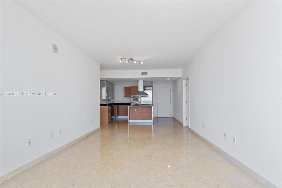 Active With Contract: $4,500 (2 beds, 2 baths, 1298 Square Feet)