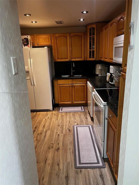 For Rent: $3,400 (2 beds, 2 baths, 1400 Square Feet)