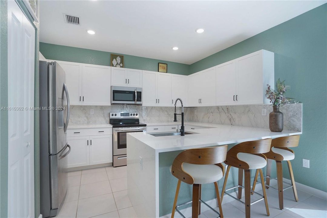 For Sale: $558,000 (3 beds, 2 baths, 1662 Square Feet)