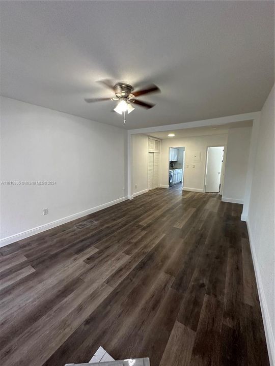 Active With Contract: $220,000 (0 beds, 1 baths, 410 Square Feet)