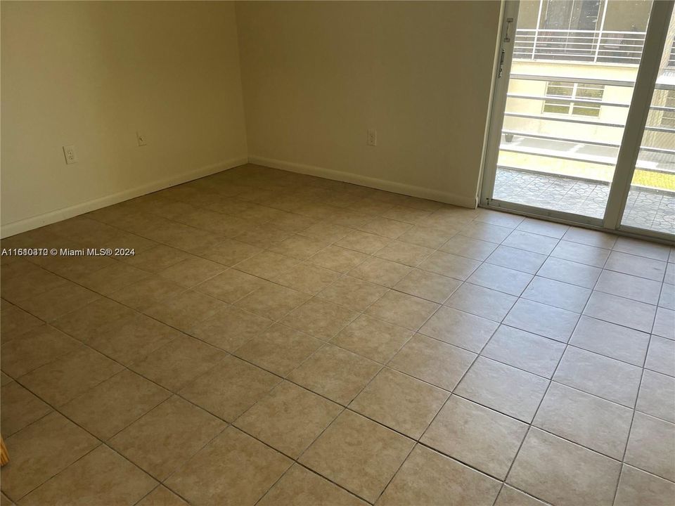 For Rent: $1,500 (1 beds, 1 baths, 836 Square Feet)