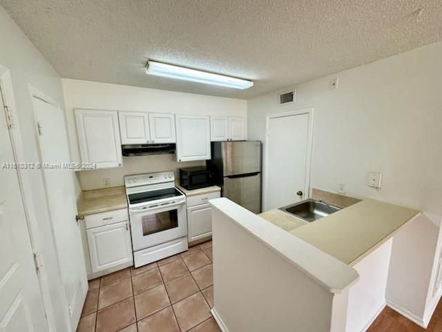 For Rent: $1,590 (1 beds, 1 baths, 600 Square Feet)