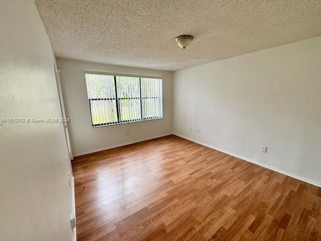 For Rent: $1,590 (1 beds, 1 baths, 600 Square Feet)