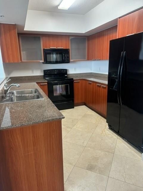 Recently Rented: $4,700 (2 beds, 2 baths, 1266 Square Feet)