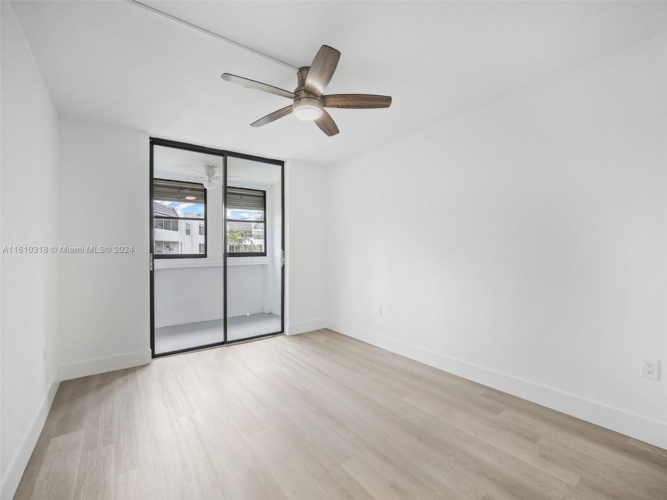 Recently Sold: $330,000 (2 beds, 2 baths, 1137 Square Feet)