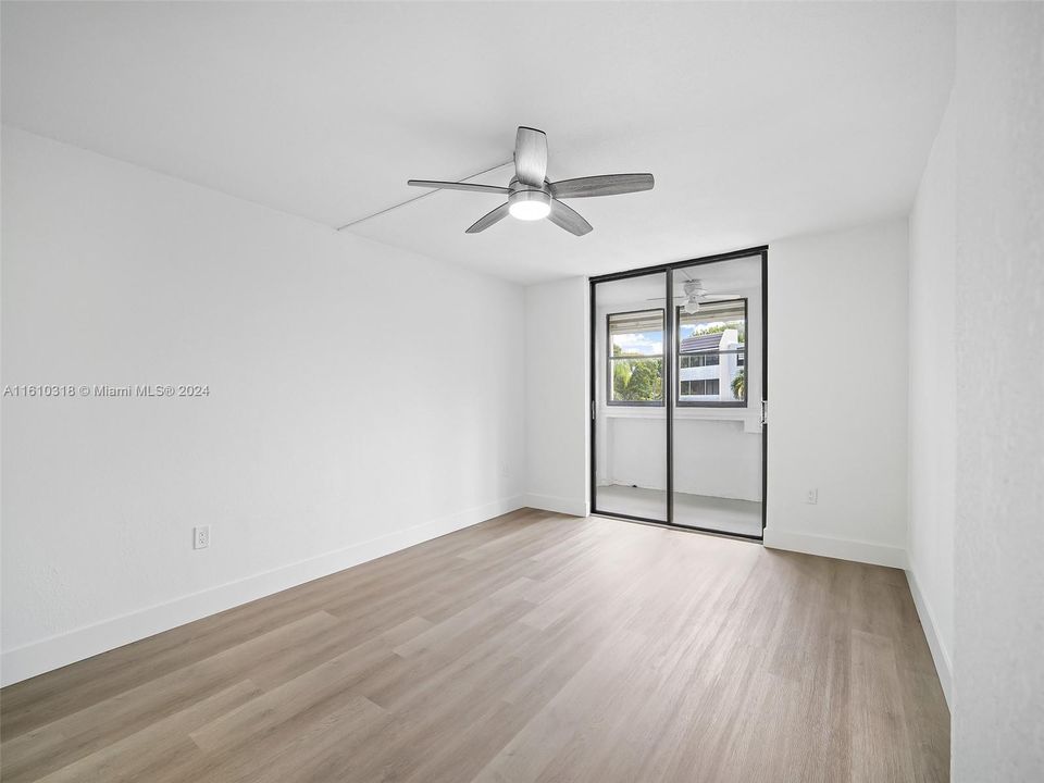 For Sale: $330,000 (2 beds, 2 baths, 1137 Square Feet)