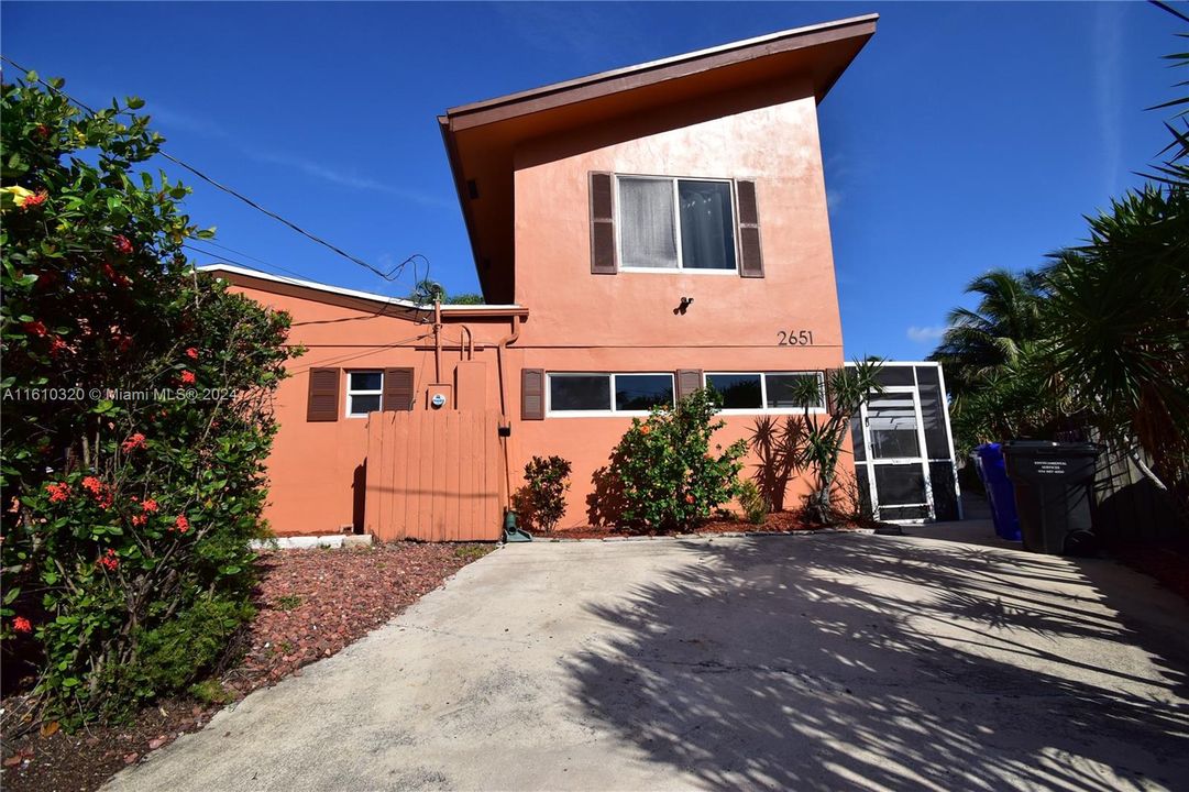 Vendido Recientemente: $779,000 (3 camas, 2 baños, 1792 Pies cuadrados)