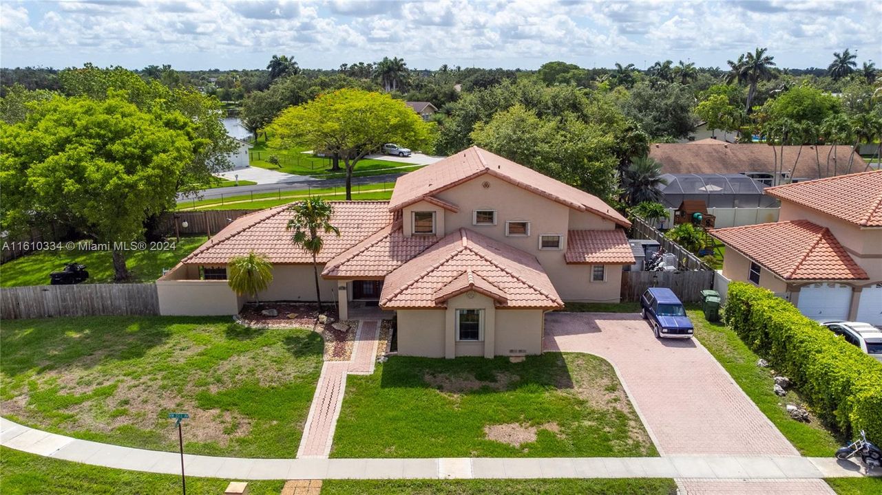 Active With Contract: $700,000 (4 beds, 3 baths, 2839 Square Feet)