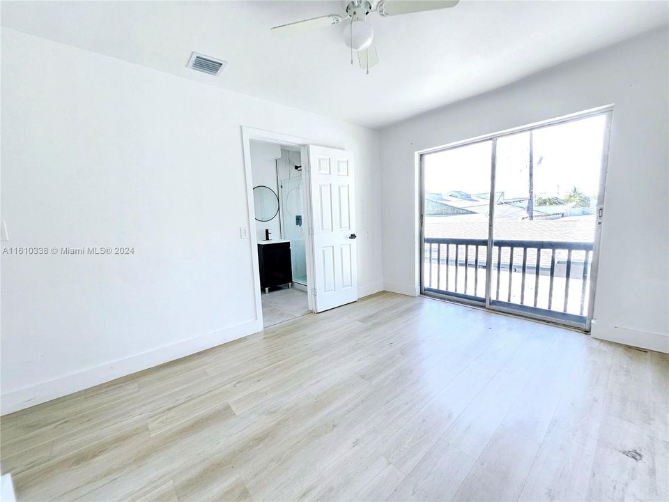 For Rent: $3,500 (2 beds, 1 baths, 2398 Square Feet)