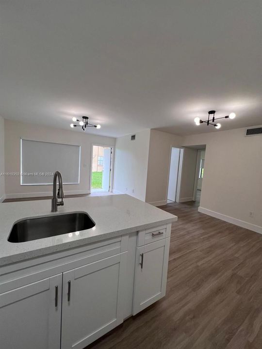 Active With Contract: $2,450 (2 beds, 2 baths, 750 Square Feet)