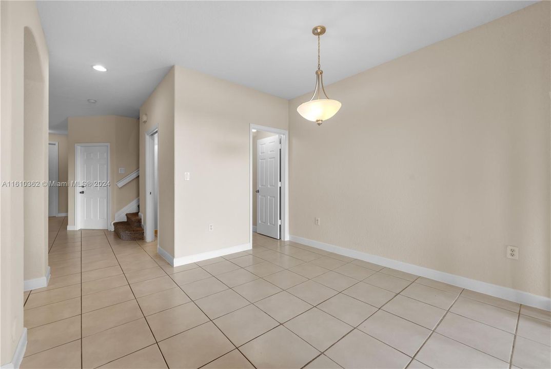 For Sale: $369,900 (3 beds, 2 baths, 1732 Square Feet)