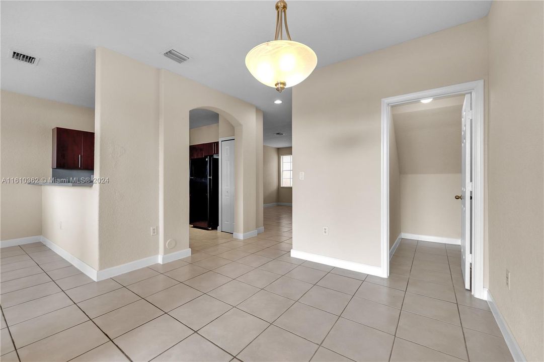 For Sale: $369,900 (3 beds, 2 baths, 1732 Square Feet)