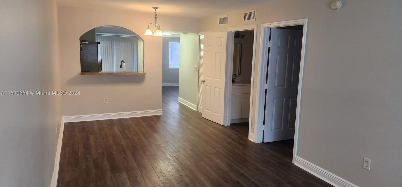 For Rent: $1,900 (2 beds, 2 baths, 822 Square Feet)