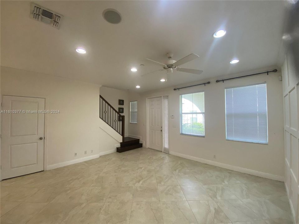 For Rent: $3,750 (3 beds, 2 baths, 1334 Square Feet)