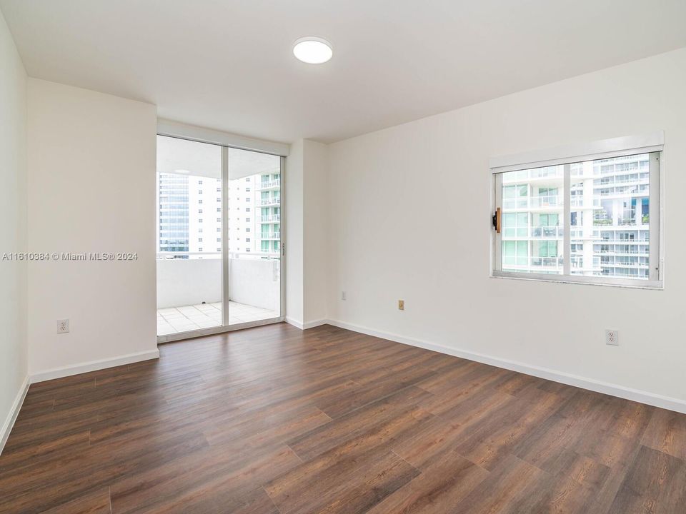 For Rent: $4,000 (2 beds, 2 baths, 1040 Square Feet)