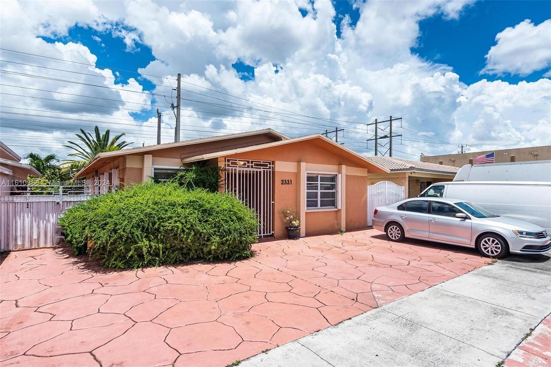 For Sale: $630,000 (4 beds, 2 baths, 1591 Square Feet)