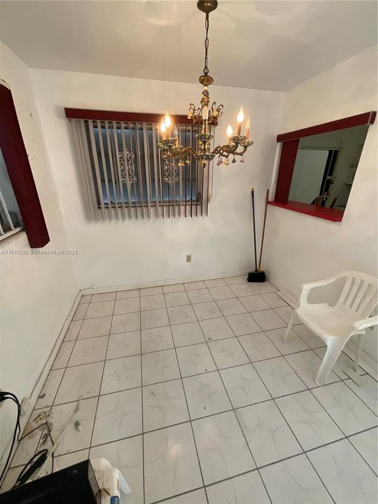 Vendido Recientemente: $400,000 (3 camas, 2 baños, 1110 Pies cuadrados)