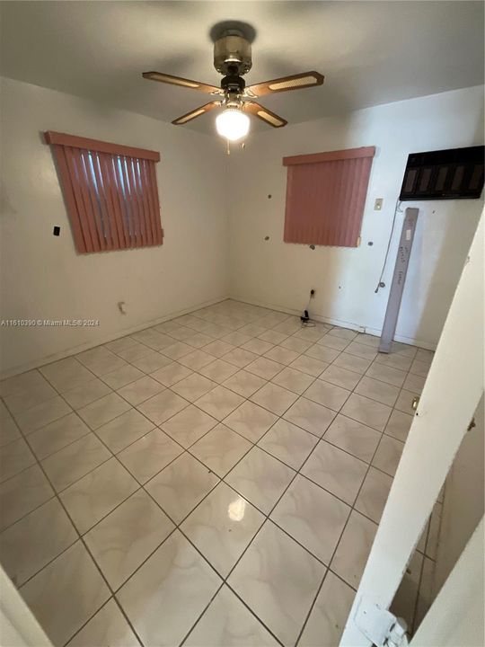 Recently Sold: $400,000 (3 beds, 2 baths, 1110 Square Feet)