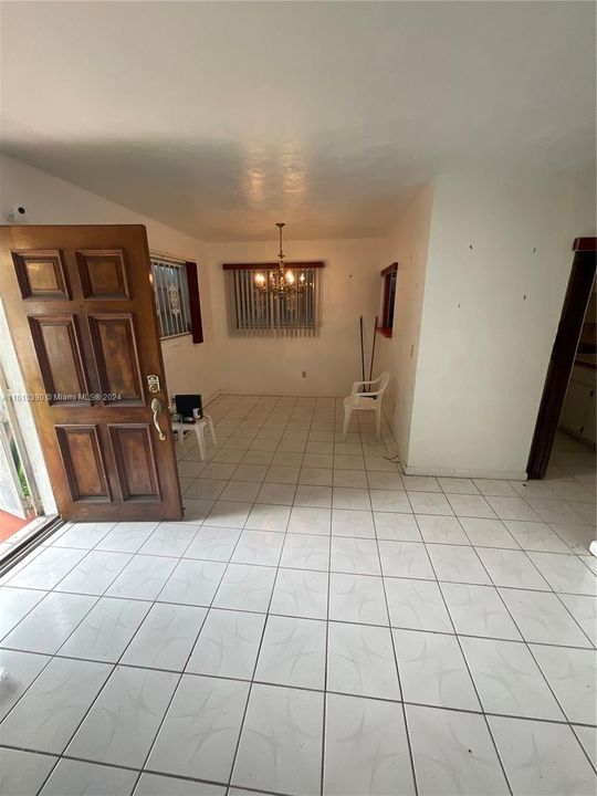 Vendido Recientemente: $400,000 (3 camas, 2 baños, 1110 Pies cuadrados)