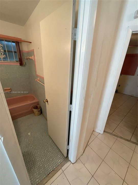 Vendido Recientemente: $400,000 (3 camas, 2 baños, 1110 Pies cuadrados)