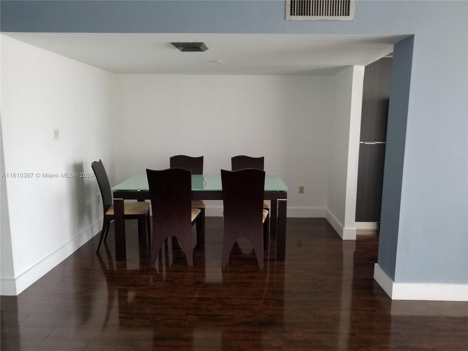 For Sale: $357,000 (2 beds, 2 baths, 1565 Square Feet)
