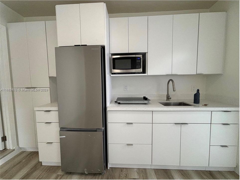 For Rent: $1,750 (1 beds, 1 baths, 2839 Square Feet)