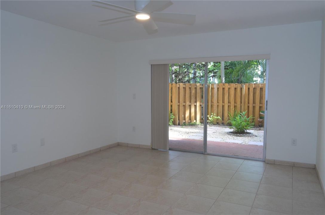 For Rent: $2,900 (2 beds, 2 baths, 1040 Square Feet)