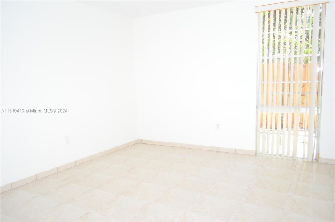For Rent: $2,900 (2 beds, 2 baths, 1040 Square Feet)