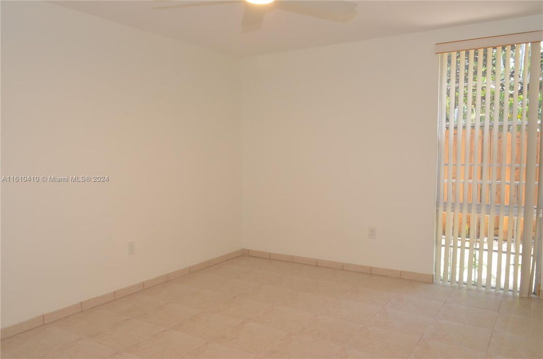 For Rent: $2,900 (2 beds, 2 baths, 1040 Square Feet)