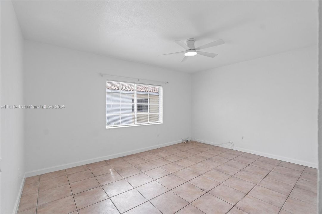 For Rent: $1,750 (1 beds, 1 baths, 650 Square Feet)